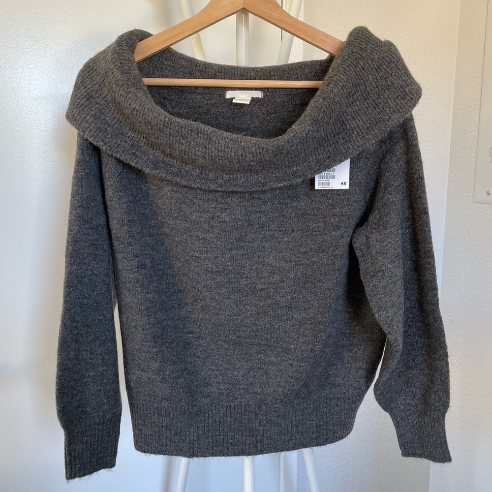 H&M Off shoulder Sweater